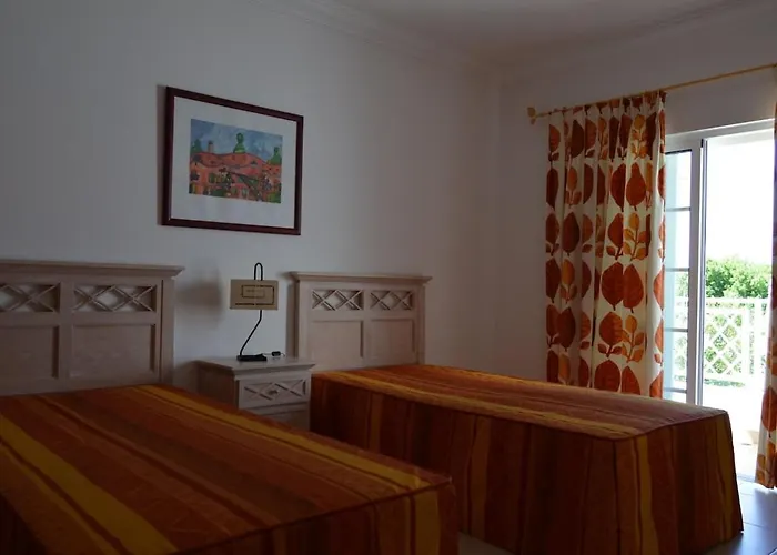 Moradia Em Privado Perto Nyaraló