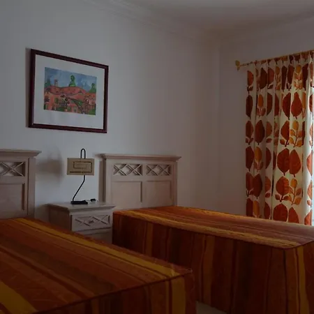 Moradia Em Privado Perto Vakantiehuis